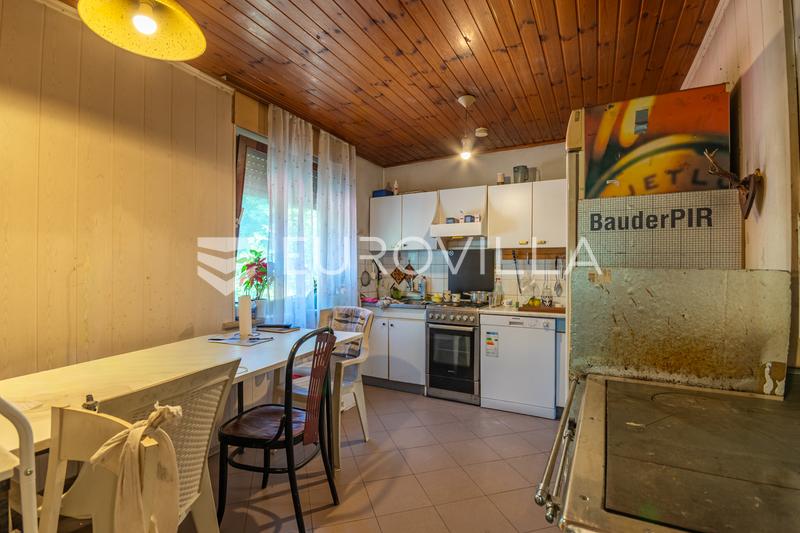 Strigova, Robadje - Maison avec une entreprise d'accueil établie - 5