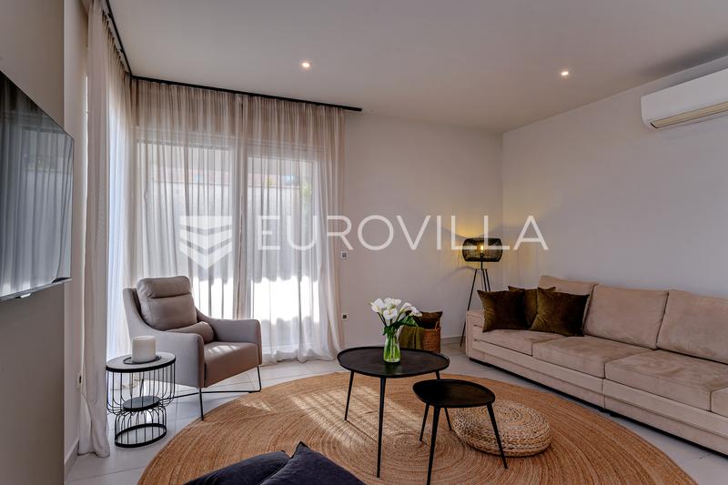 Kastel Sucurac - villa met zwembad en uitzicht op zee - 8
