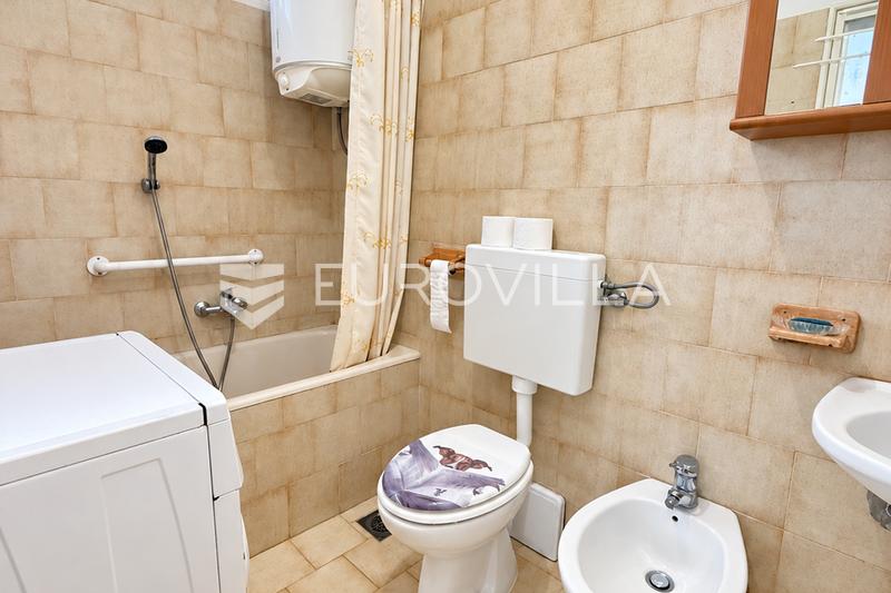 Pula, Veruda, dvoupokojový byt v 1. patře 50,33 m² s garáží - rarita na trhu - 9