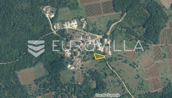 Istria, Višnjan (alrededores) - Terreno edificable de 744 m² en una ubicación tranquila
