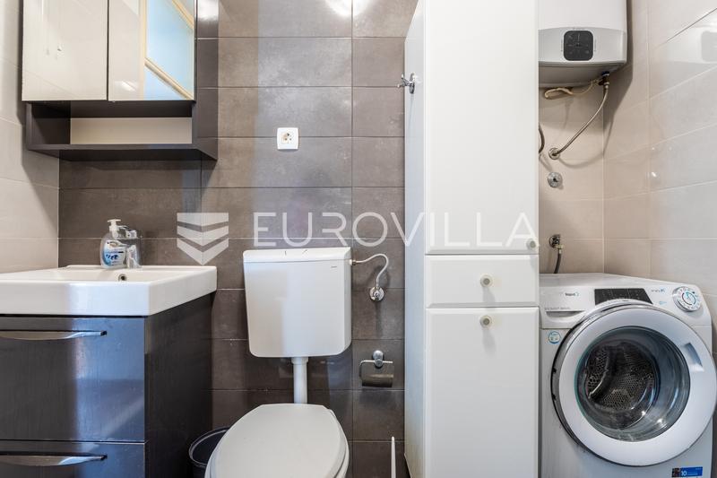 Exklusives Angebot, Split, Pujanke, Einzimmerwohnung mit offenem Stadtblick - 16