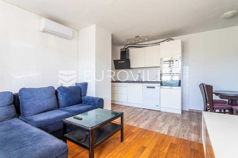 Exklusives Angebot, Split, Pujanke, Einzimmerwohnung mit offenem Stadtblick - 2