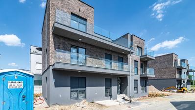 Zagreb, Sveta Klara, moderne treværelses lejlighed i nybyggeri med parkeringsplads, 67 m²