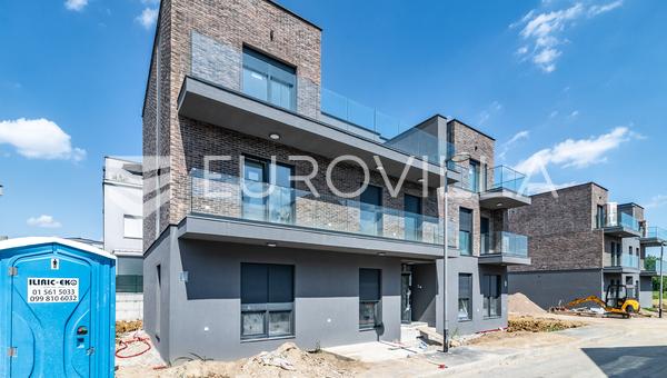 Zagreb, Sveta Klara, yeni binada modern üç odalı daire, otoparklı, 67 m²