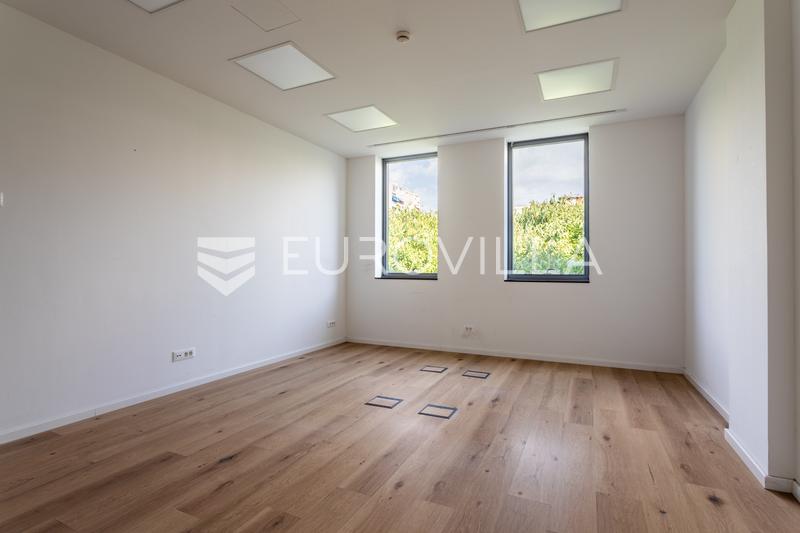 Split, Trstenik, Vermietung von Büroflächen von 63 m² im Ora-Gebäude, attraktive Lage - 3