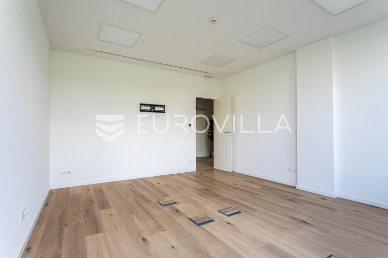 Split, Trstenik, Vermietung von Büroflächen von 63 m² im Ora-Gebäude, attraktive Lage - 2