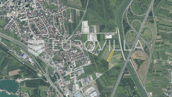 Zaprešić, építési telek ipari övezetben, területe 4683 m²