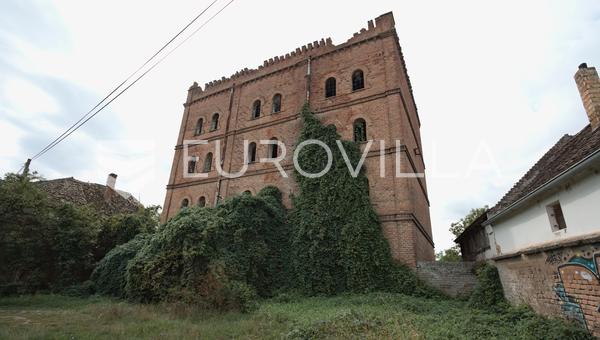 Osijek, Bilje, vendemos un antiguo molino con una superficie de 850 m².