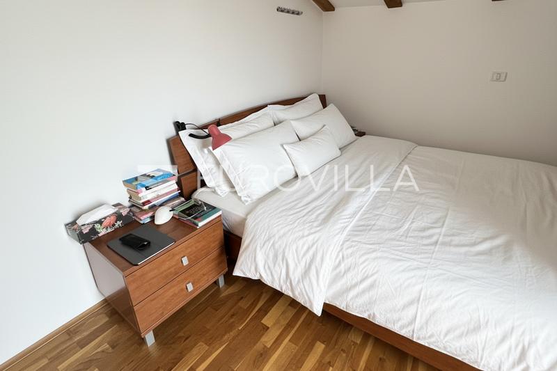 Istria, Novigrad, Atraktívny mezonetový apartmán s výhľadom na more a spoločným bazénom - 11