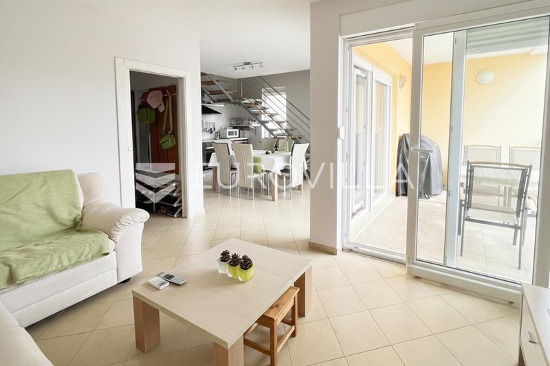 Istria, Novigrad, Atraktívny mezonetový apartmán s výhľadom na more a spoločným bazénom - 2