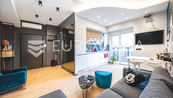 Zagreb, Kvaternikov trg, prekrasan moderan trosoban stan 53 m²