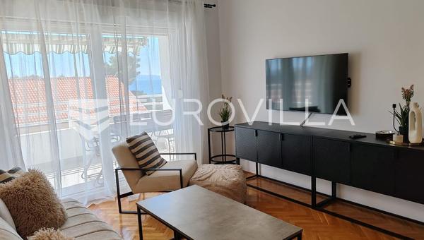 Makarska, dvosoban stan s terasom i pogledom na more
