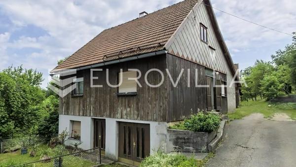 Ravna Gora, detached house with two outbuildings, garage, and orchard
