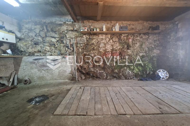Ravna Gora, maison individuelle avec deux dépendances, garage et verger - 14