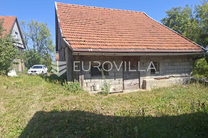 Ravna Gora, maison individuelle avec deux dépendances, garage et verger - 3
