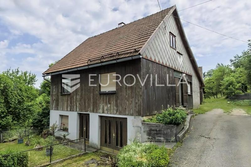 Ravna Gora, maison individuelle avec deux dépendances, garage et verger - 1