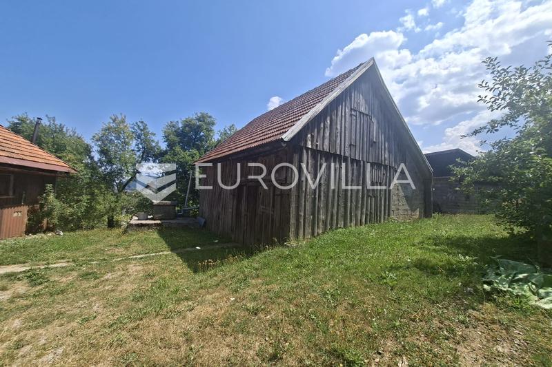 Ravna Gora, maison individuelle avec deux dépendances, garage et verger - 2