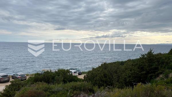 Hvar, Milna, jedinstveno građevno zemljište prvi red do mora