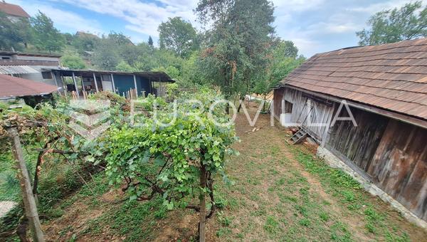 Duga Resa, Dvorjanci, casa in legno con dependance 100 m², posizione tranquilla