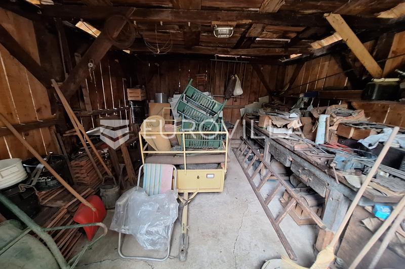 Duga Resa, Dvorjanci, dřevěný dům s hospodářskou budovou 100 m², klidná lokalita - 5