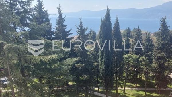 Fiume, Krnjevo, négyszobás lakás 68 m², tengerre néző kilátás