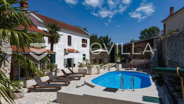 Vinodol Belediyesi, Tribalj, Havuzlu Otantik Taş Villa