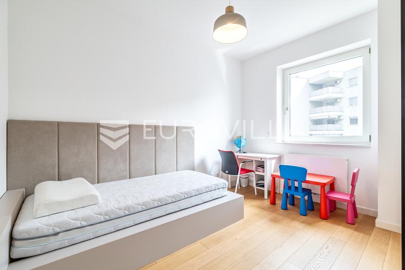 Zagreb, VMD Heinzelova, new building, three-bedroom apartment 114 m², two garage parking spaces - 8