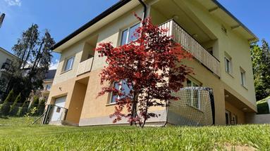 Zagreb, Prekrizje, fritliggende hus af nyere konstruktion 320 m² med have