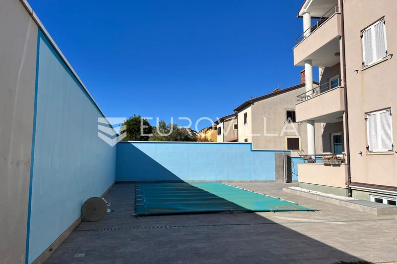 Istrië, Pomer, Volme, Elegant appartement met terras, zeezicht en zwembad - 1