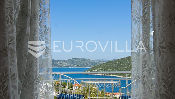 Drvenik Veliki, deniz manzaralı güzel bir ev