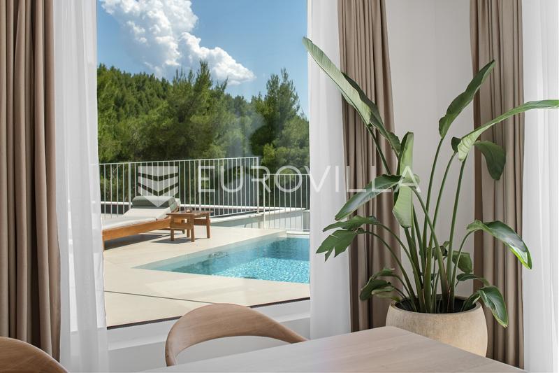 Podstrana, luksuzna vila s privatnom wellness i fitness zonom te pogledom na more - 8