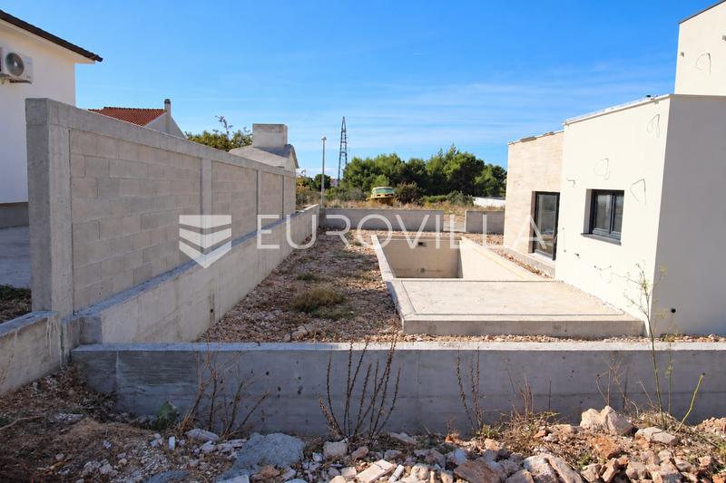 Vodice, moderna obiteljska kuća s bazenom, 176,40 m² - 9