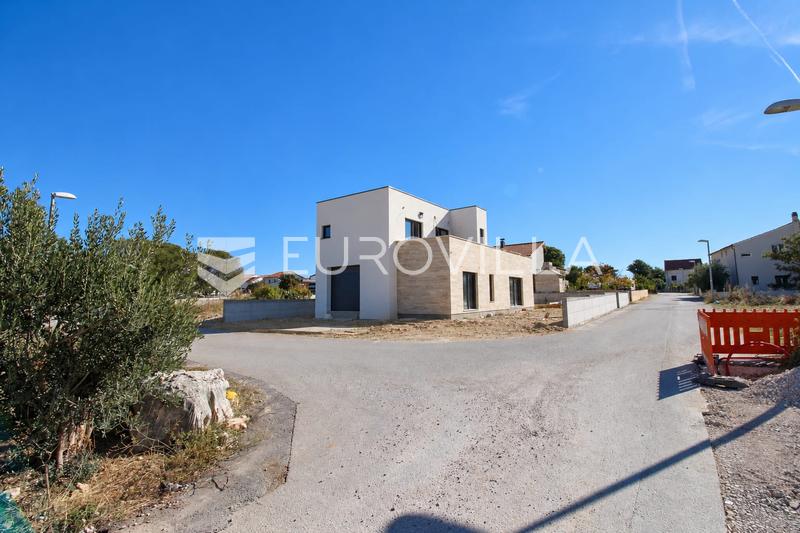 Vodice, moderna obiteljska kuća s bazenom, 176,40 m² - 4