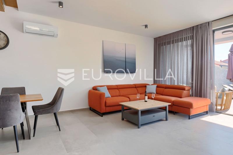 Istria, dintorni di Pola, bellissima casa bifamiliare con piscina - 8