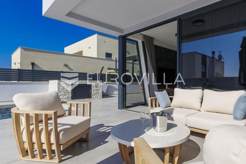 Istria, dintorni di Pola, bellissima casa bifamiliare con piscina - 6