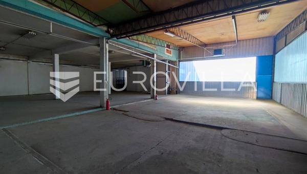 Vinkovci, Zaluzje, skladová výrobní hala
