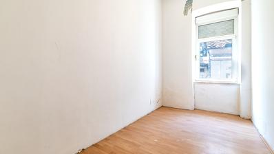 Zagreb, Nova Ves, erinomainen yksihuoneinen pohjakerroksen asunto täydelliseen remonttiin, 41,94 m²