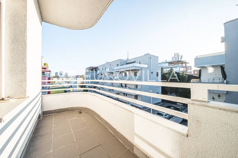 Zagreb, Kajzerica, attraktiv enrumslägenhet 65 m² garage - 11