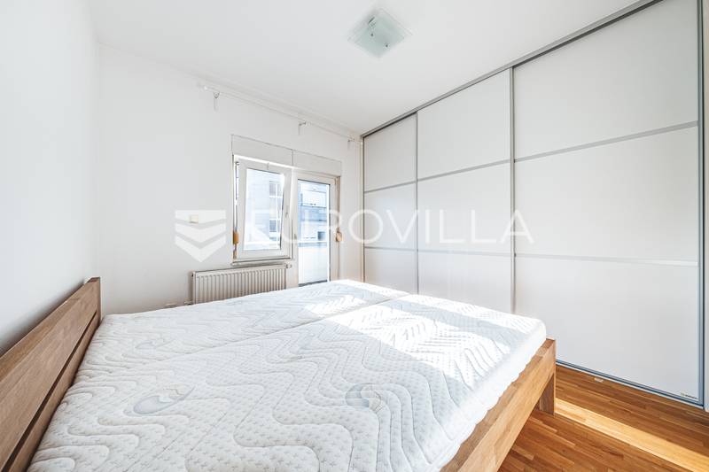 Zagreb, Kajzerica, attraktiv enrumslägenhet 65 m² garage - 8