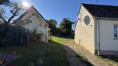 Mandićevac, kuća 145 m2 za adaptaciju na zemljištu od 1341 m2