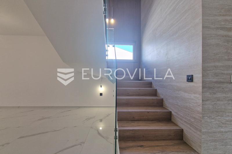 Istra, Fažana, Premium dvoetažni penthouse stan, Pogled more, Novogradnja 2026. - 12