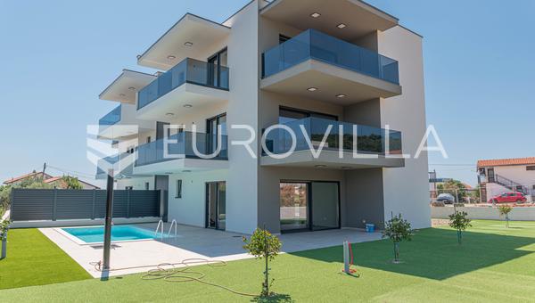 Tribunj, nueva construcción, apartamento en el segundo piso, 86,16 m²