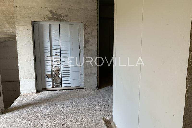 Istra, Novigrad, skladiščni prostor 621 m² na odlični lokaciji - 3
