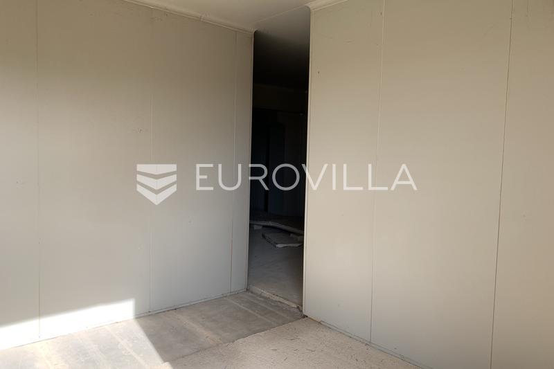 Istra, Novigrad, skladiščni prostor 621 m² na odlični lokaciji - 2