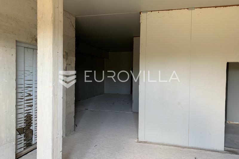 Istra, Novigrad, skladiščni prostor 621 m² na odlični lokaciji - 4