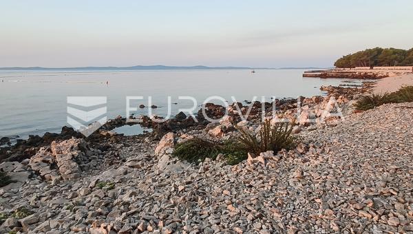 Vir, Pedinka 663 m² građevinsko zemljište 50m od mora