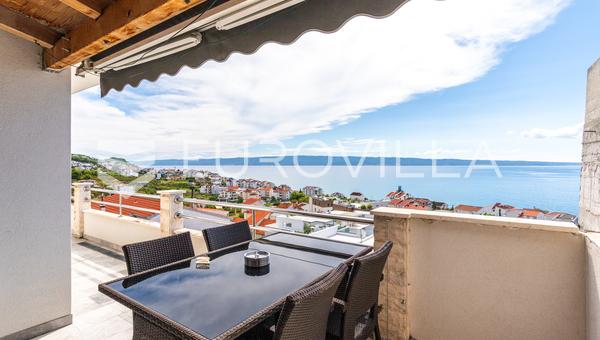 Podstrana, dvosoban stan s panoramskim pogledom na more