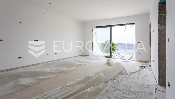 Sevid, moderni kahden makuuhuoneen huoneisto ensimmäisessä kerroksessa, pinta-ala 67,79 m²