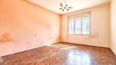 Zagreb, Maksimir, eine Zweizimmerwohnung zur Renovierung von 63 m²