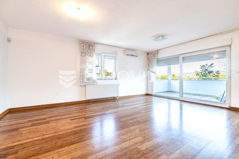 Zagreb, Vrhovec, Vidovcica - trerumslägenhet 110 m², terrass, parkering, förråd, pool - 2